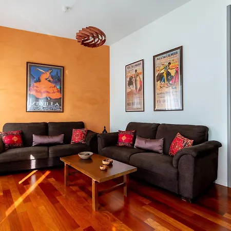 Apartment Paradise, By The Cathedral & Alcazar *