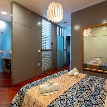 Apartment Paradise, By The Cathedral & Alcazar *